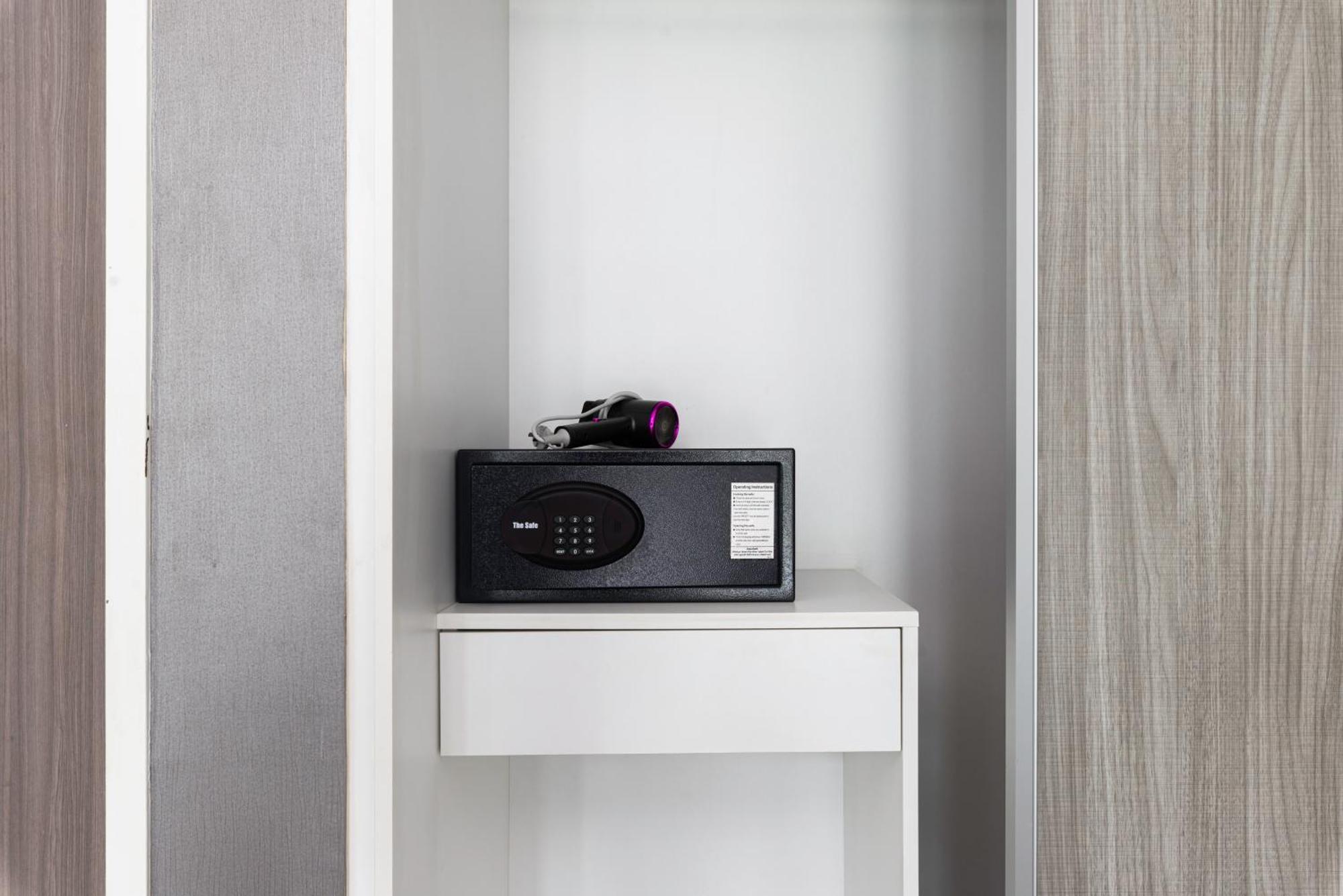 Dazzle Sukhumvit 7 By Lefoyer Apartment Bangkok Ngoại thất bức ảnh