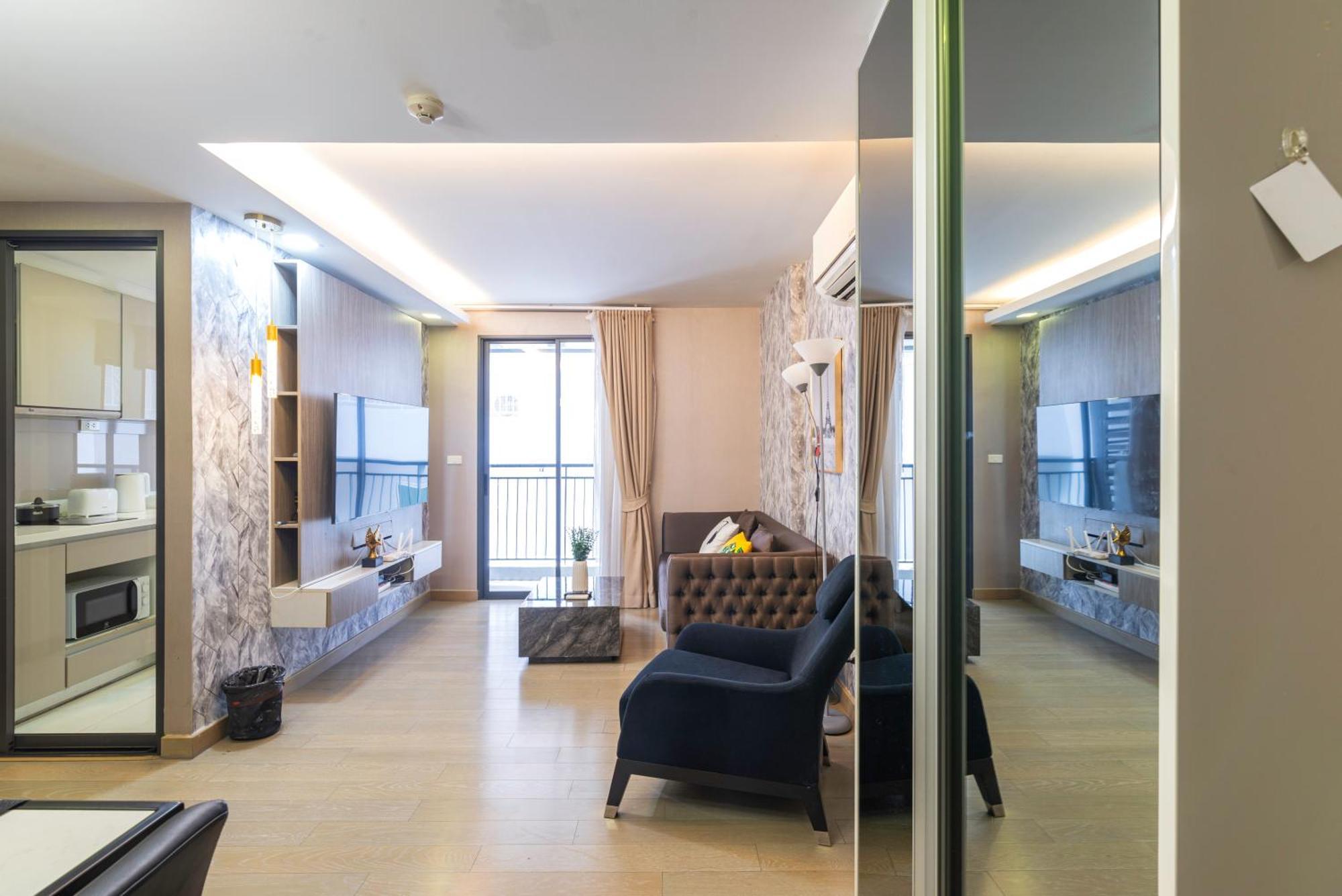 Dazzle Sukhumvit 7 By Lefoyer Apartment Bangkok Ngoại thất bức ảnh