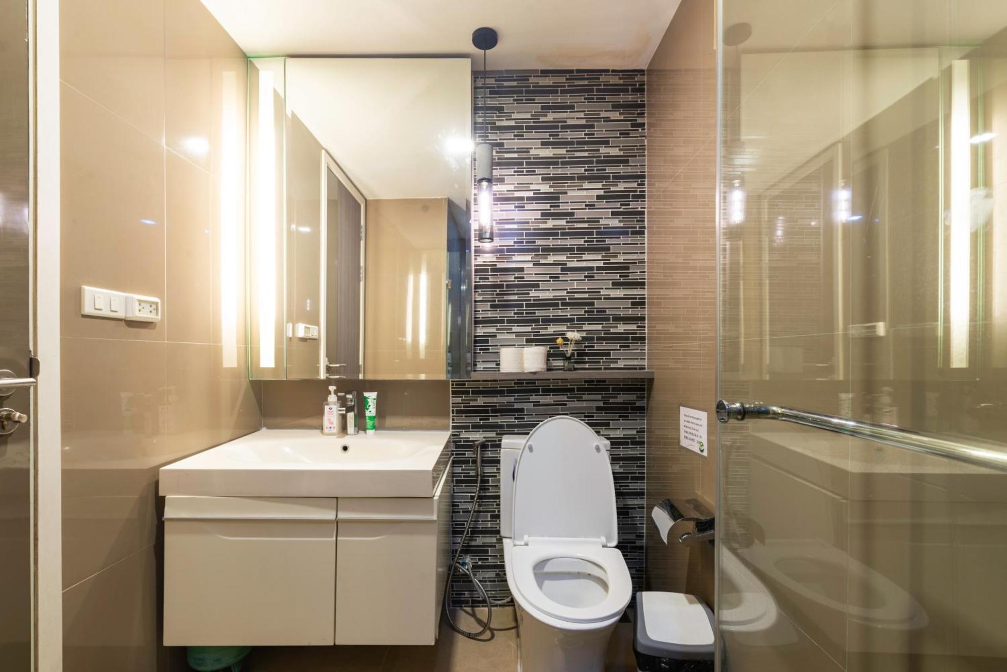 Dazzle Sukhumvit 7 By Lefoyer Apartment Bangkok Ngoại thất bức ảnh